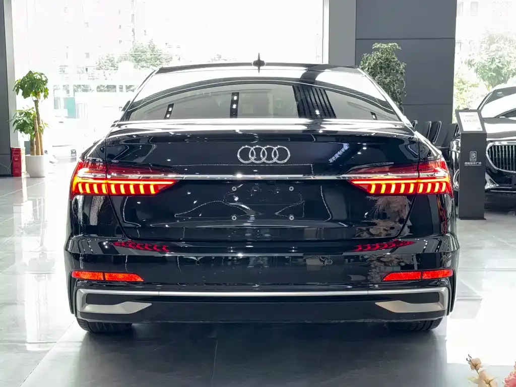 Audi A6L — фото 2