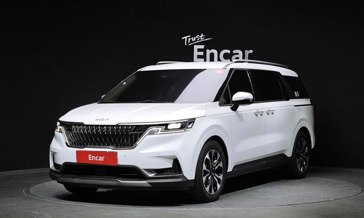 Kia Carnival — фото 1