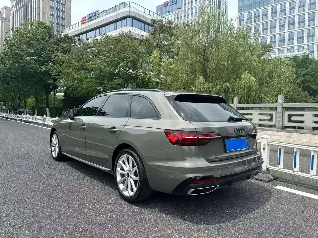 Audi A4 (Import) — фото 9