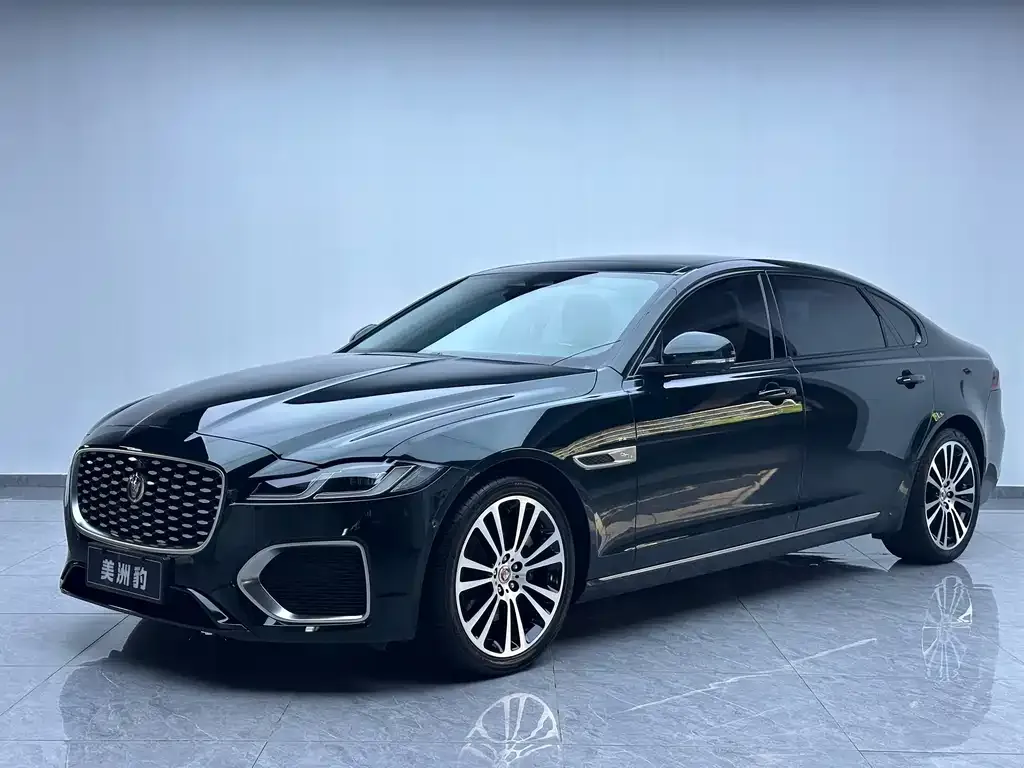 Jaguar XFL — фото 1