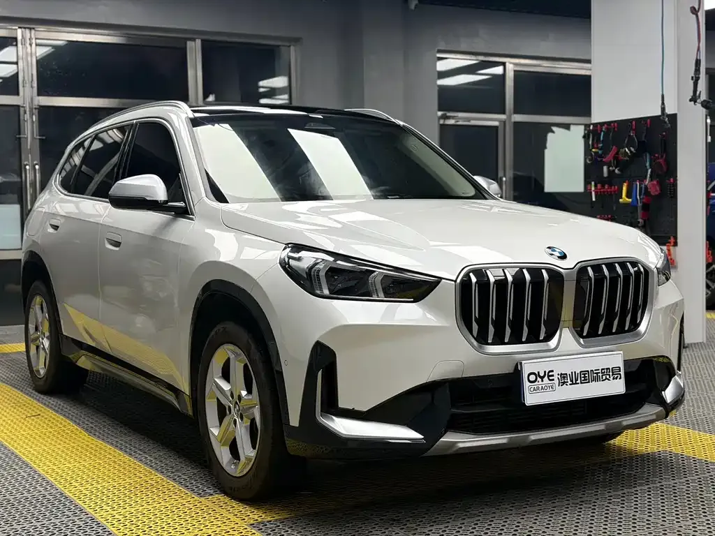 BMW X1 — фото 9