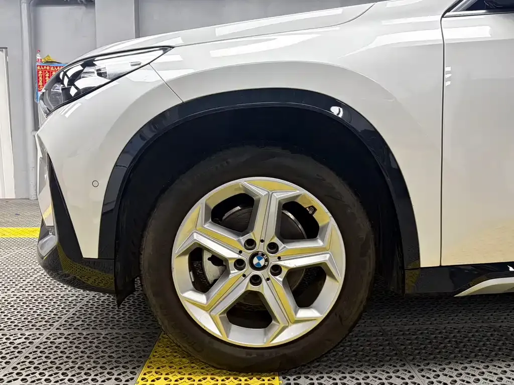 BMW X1 — фото 8
