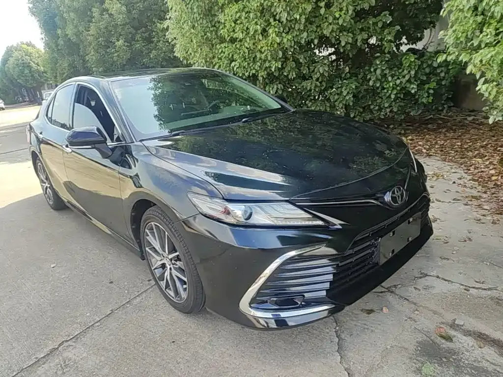 Toyota Camry — фото 9