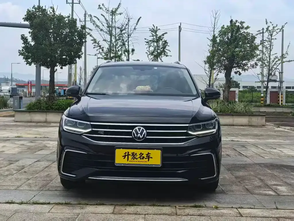 Volkswagen Tiguan L — фото 6
