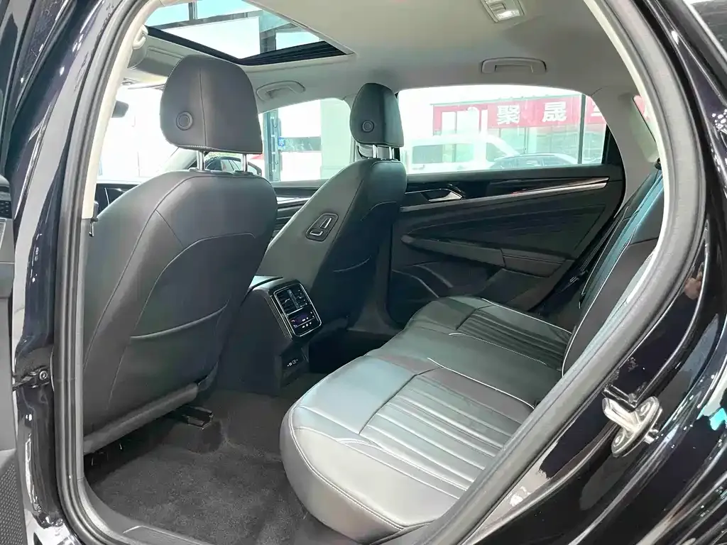 Volkswagen Passat — фото 5