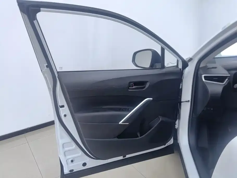 Toyota Corolla Cross — фото 2