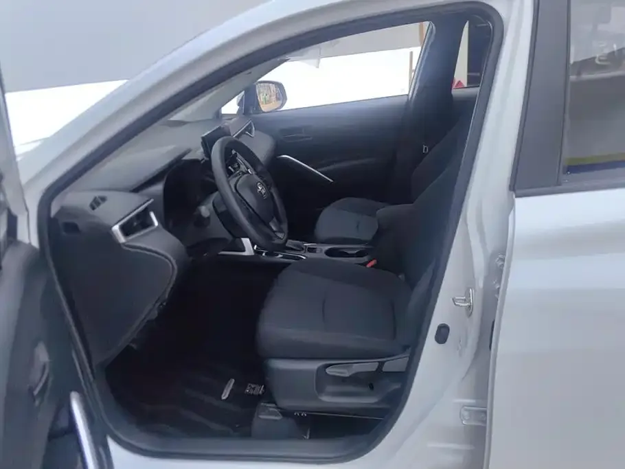 Toyota Corolla Cross — фото 4