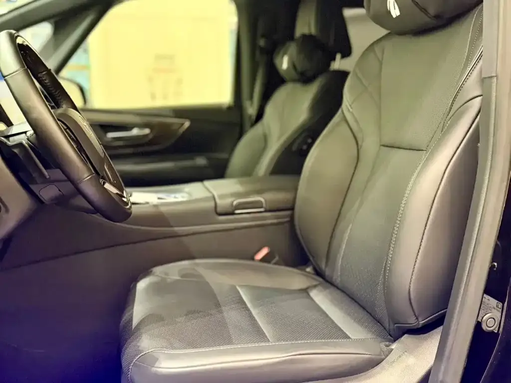 Toyota Alphard — фото 9