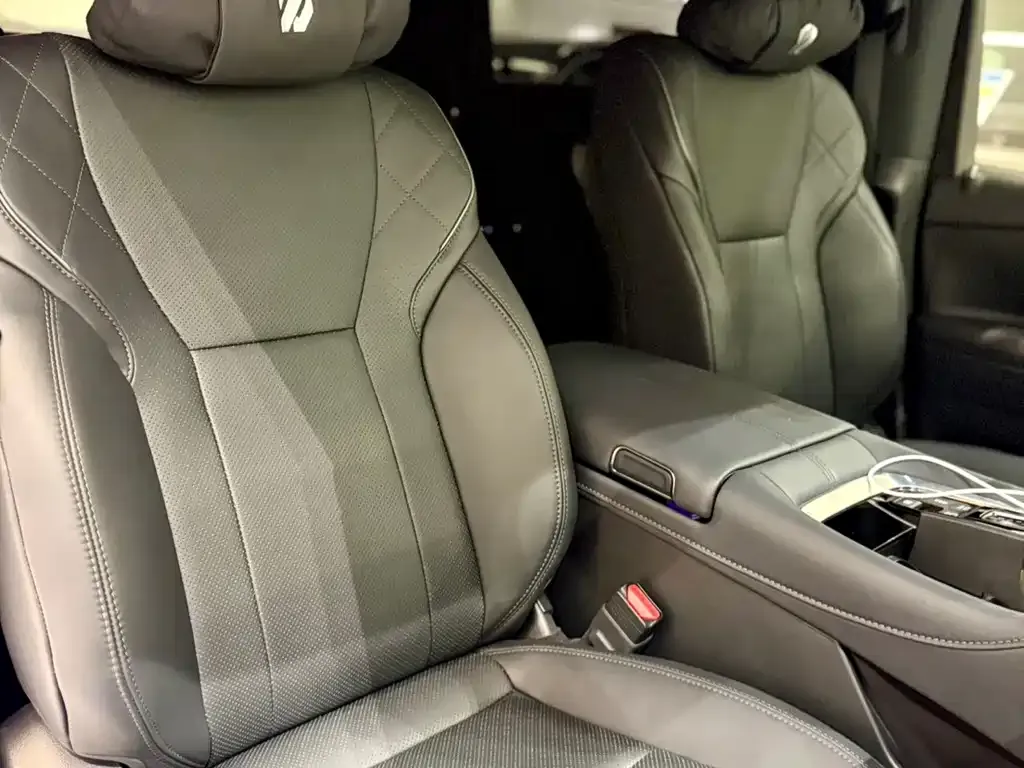 Toyota Alphard — фото 4