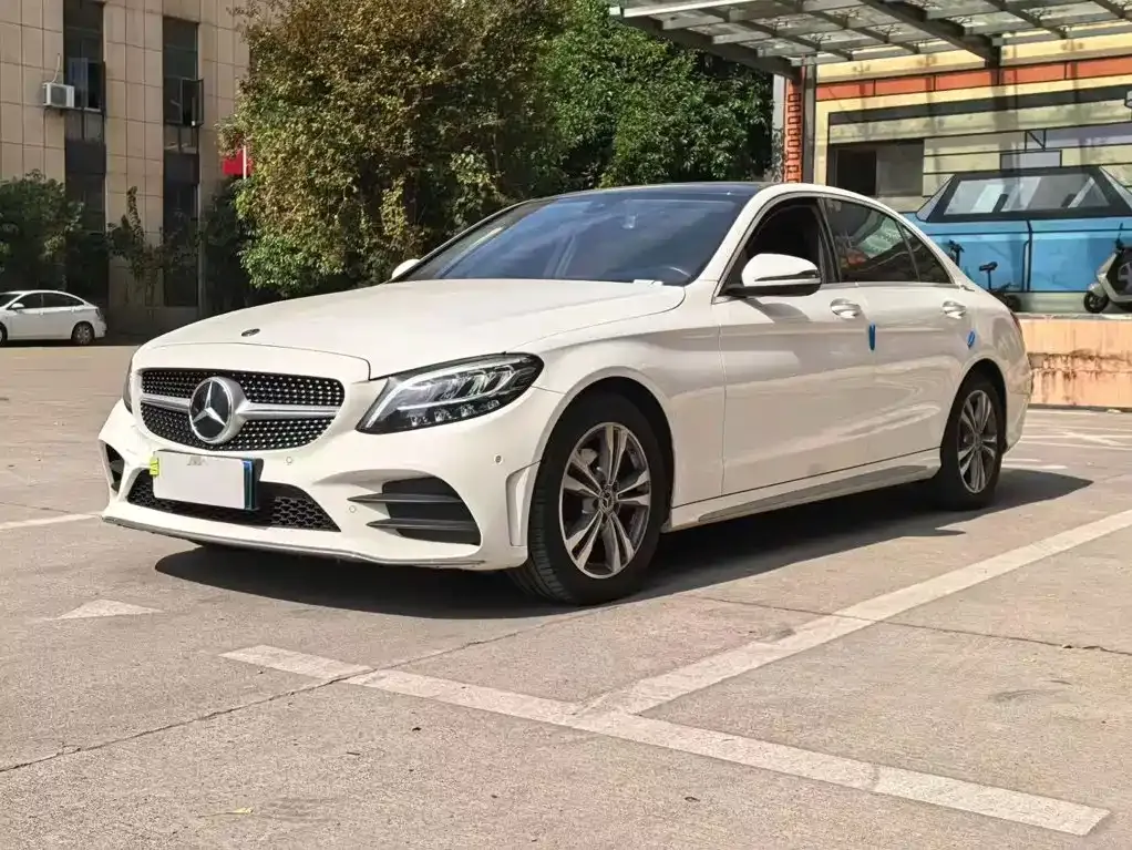 Mercedes-Benz C-Class — фото 1