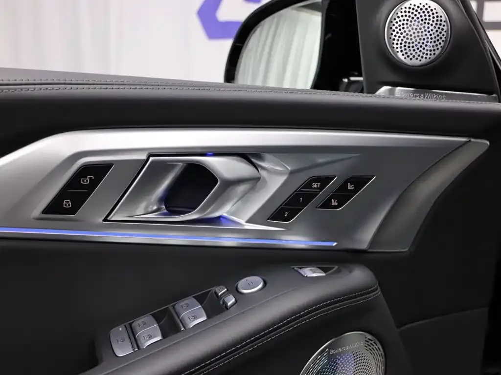 BMW XM — фото 4