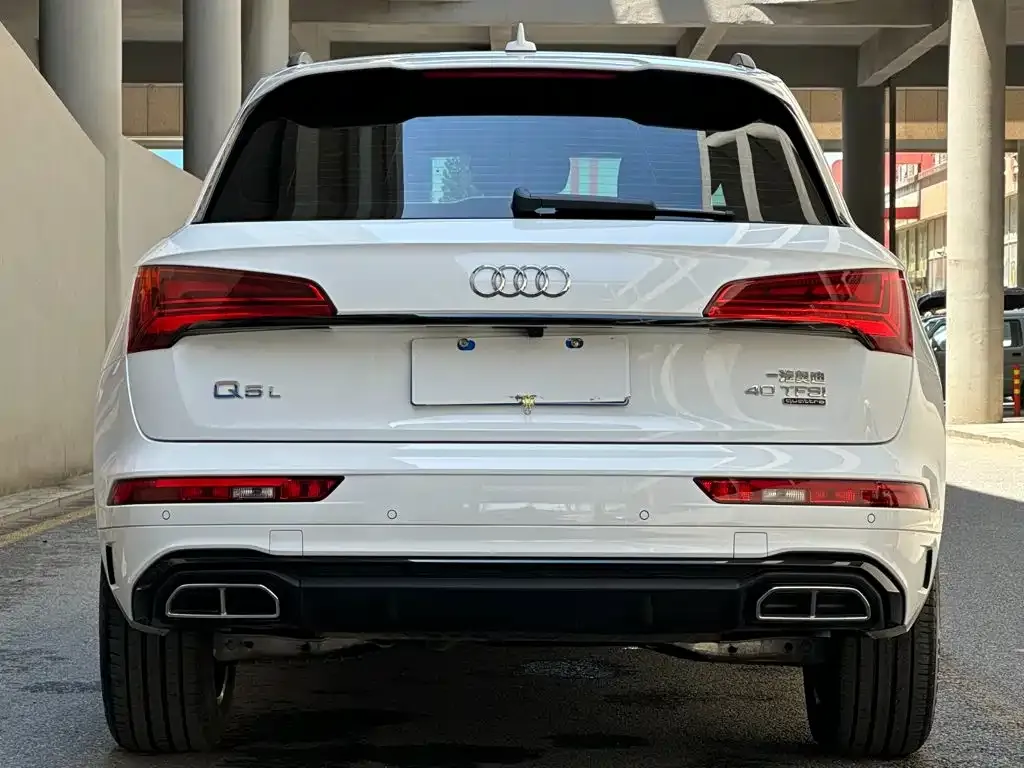 Audi Q5L — фото 7