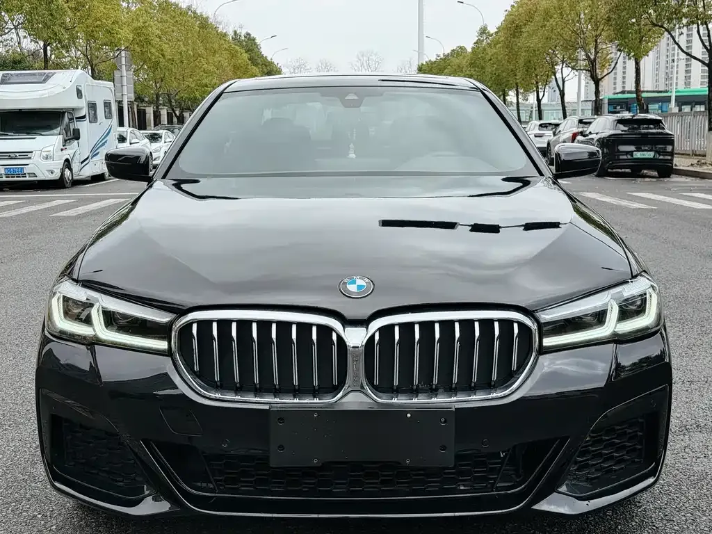 BMW 5 Series — фото 2