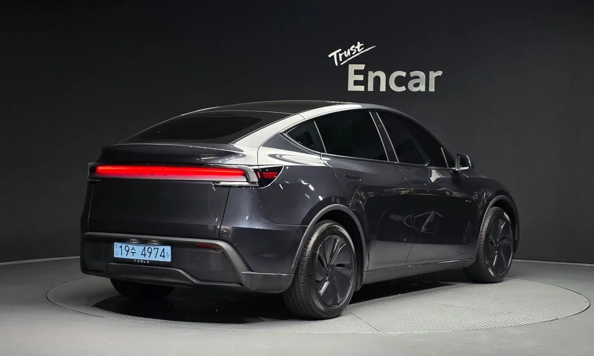 Tesla Model Y — фото 3