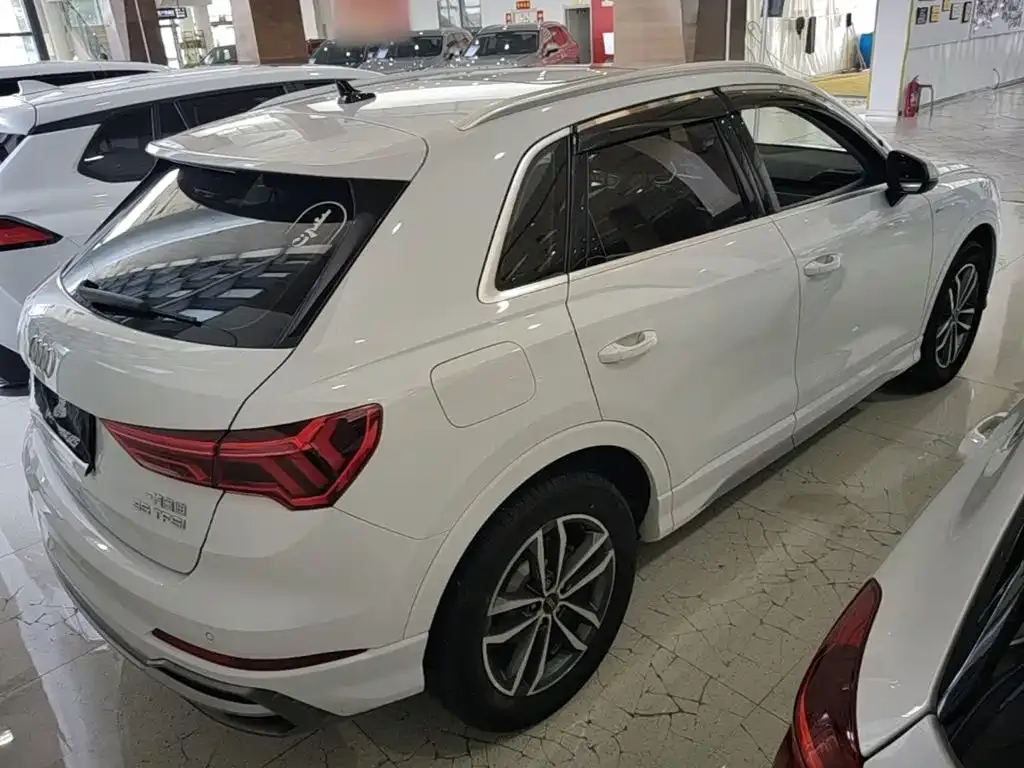 Audi Q3 — фото 9