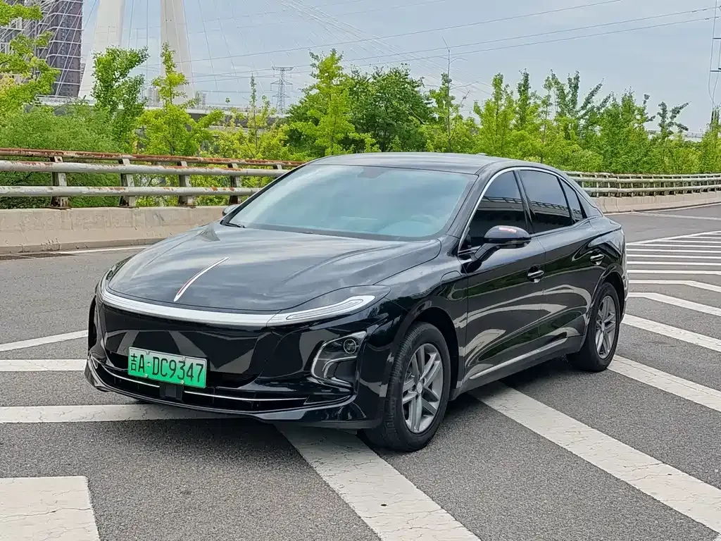 Hongqi E-QM5 — фото 1