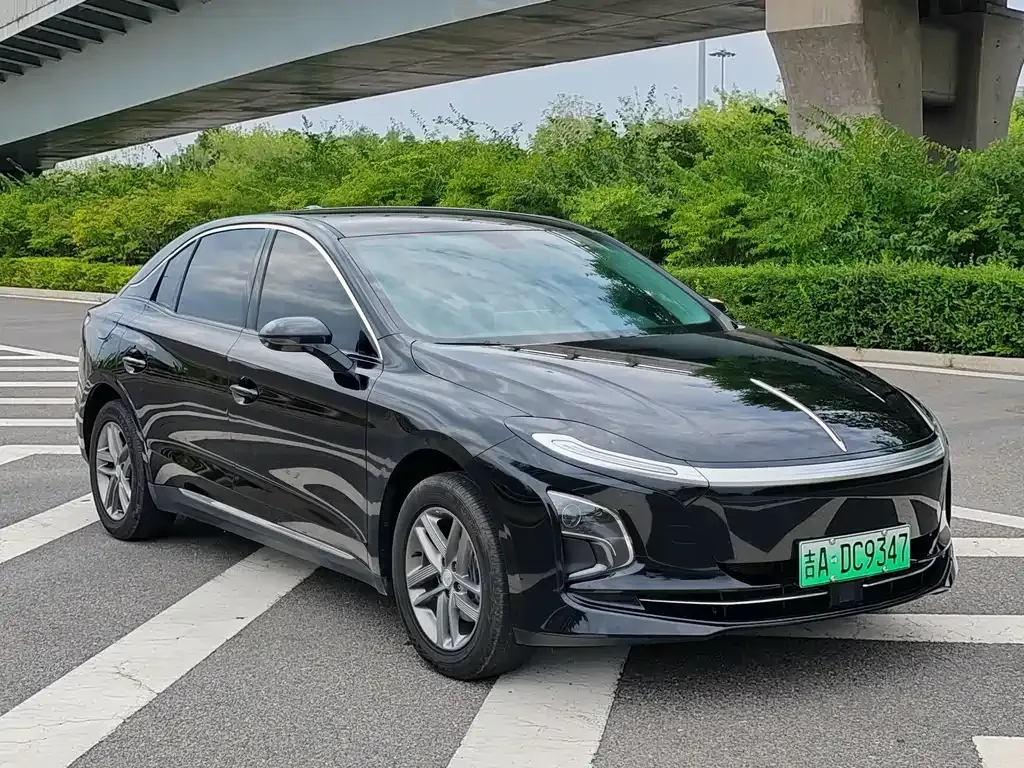 Hongqi E-QM5 — фото 8