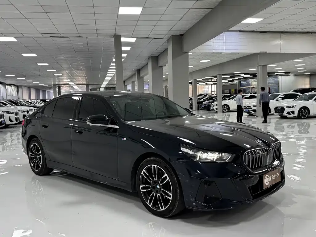 BMW 5 Series — фото 3
