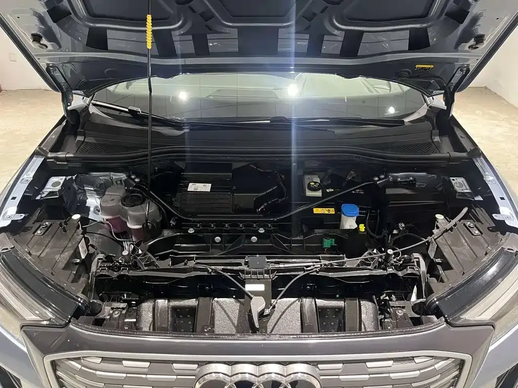 Audi Q4 e-tron — фото 8