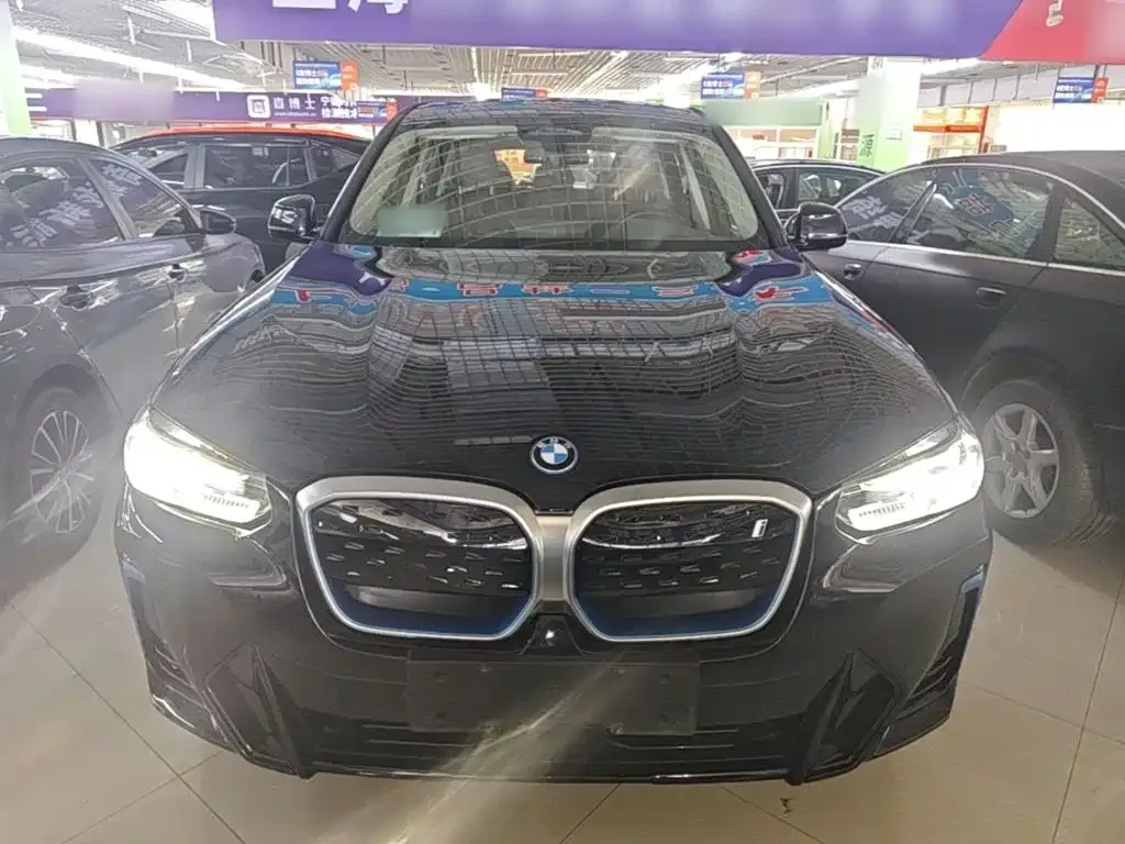 BMW iX3 — фото 6