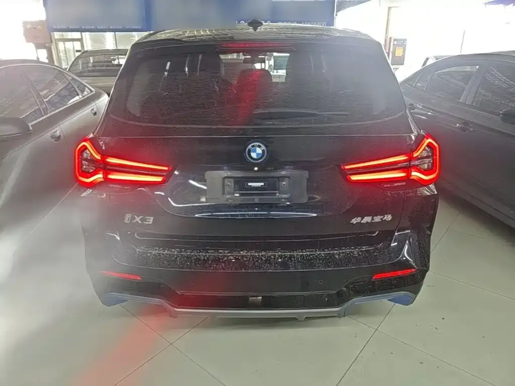 BMW iX3 — фото 4