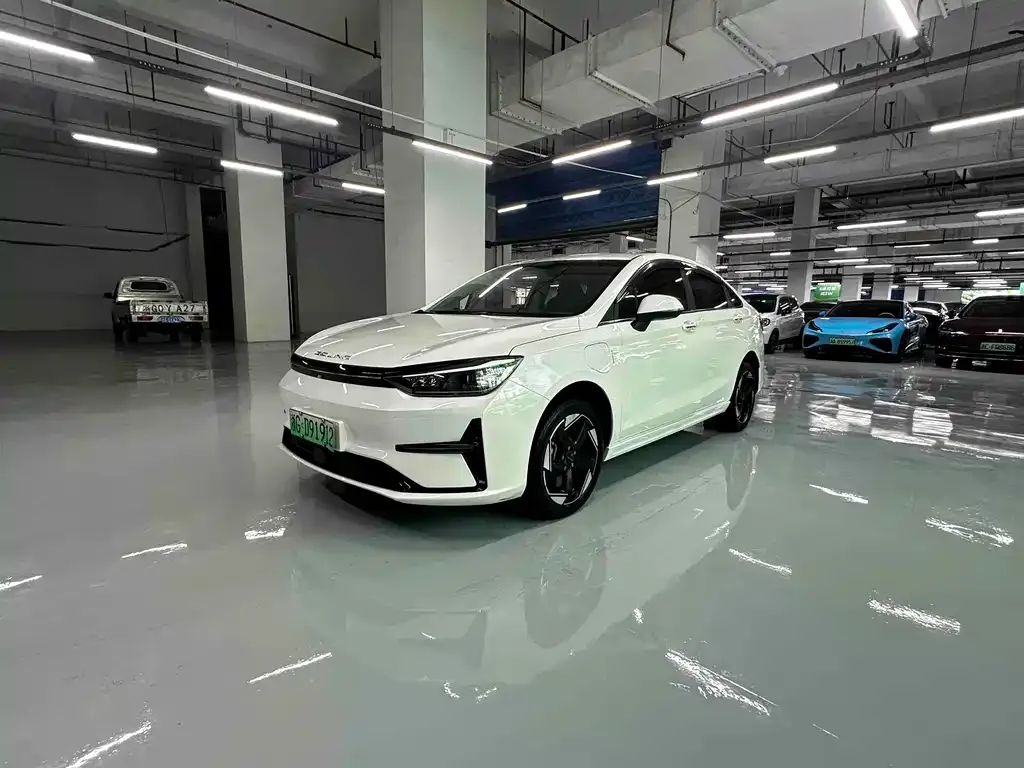 BAIC EU5 Plus — фото 1