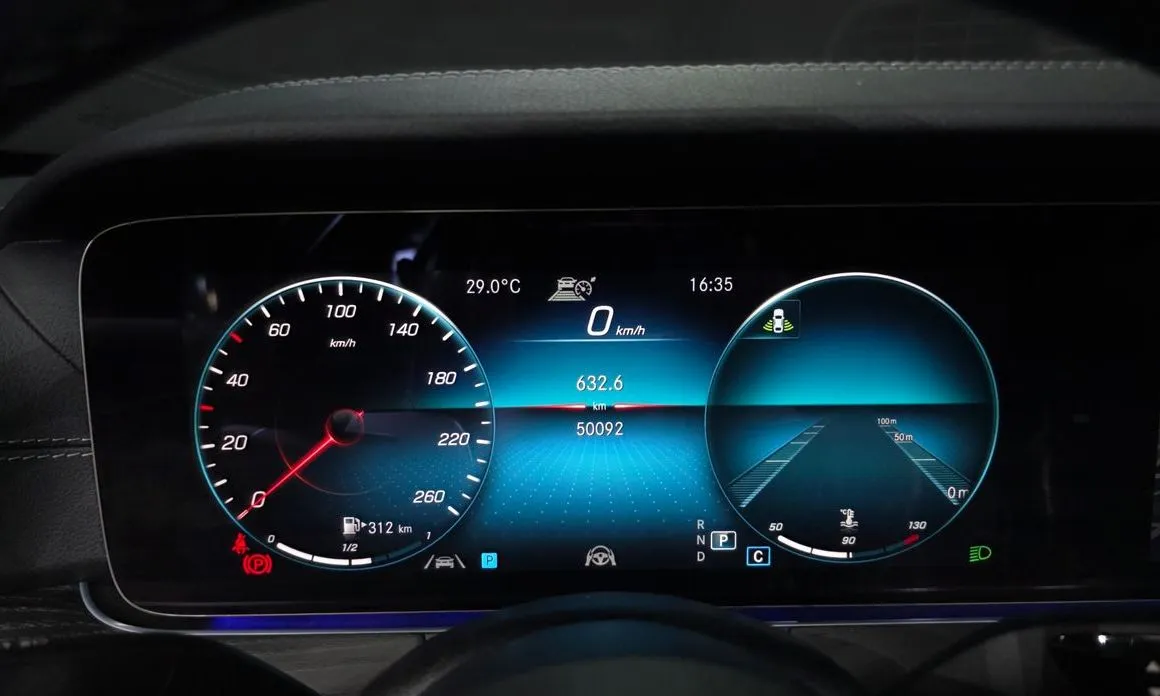 Mercedes-Benz E-Class 2023 из KR, фото 9