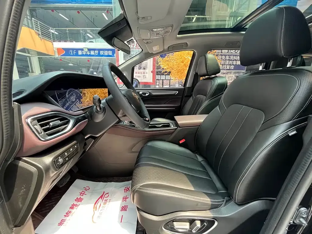 GAC Motor Trumpchi M6 — фото 9