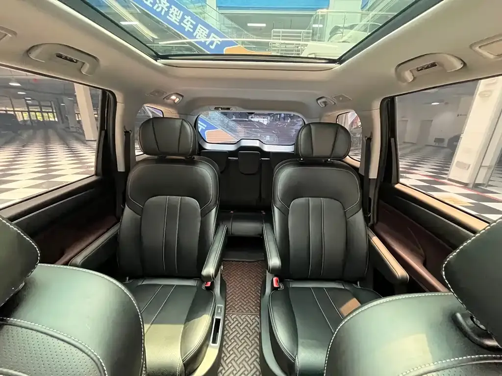 GAC Motor Trumpchi M6 — фото 10