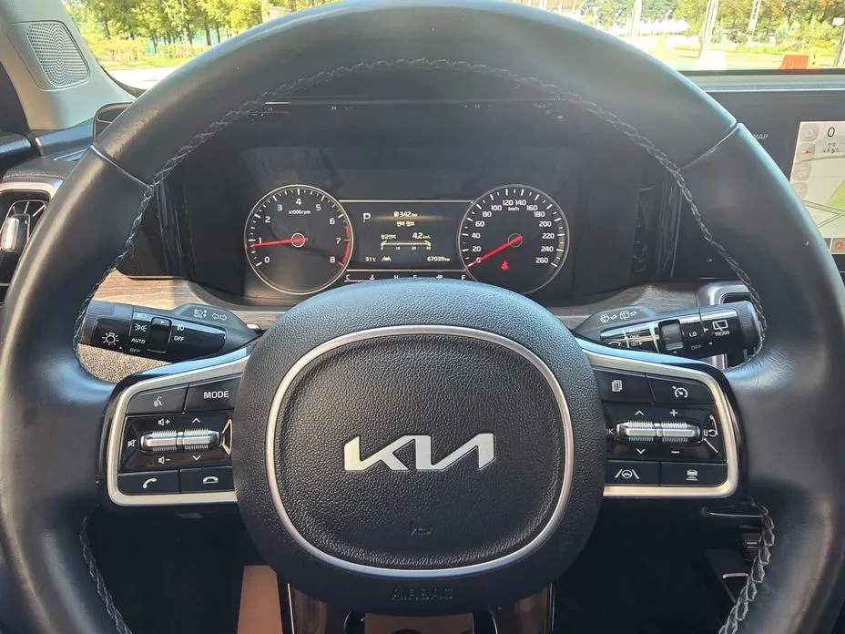 Kia Sorento — фото 8