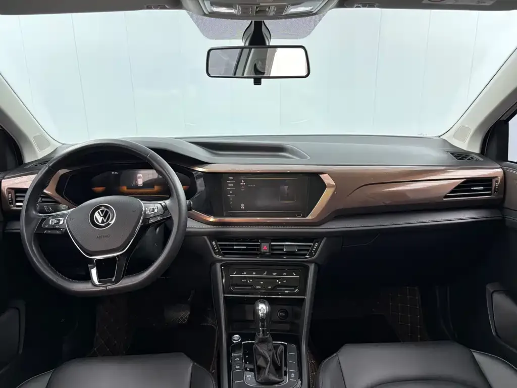 Volkswagen Tharu — фото 4