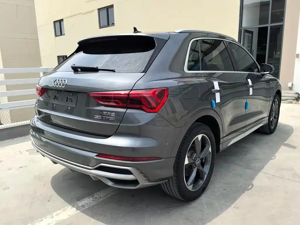 Audi Q3 — фото 10