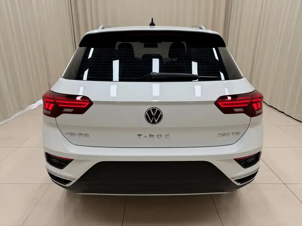 Volkswagen T-Roc — фото 2