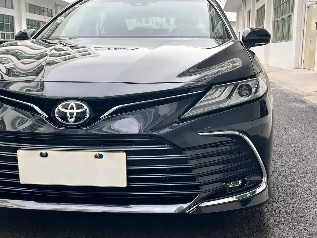 Toyota Camry — фото 10