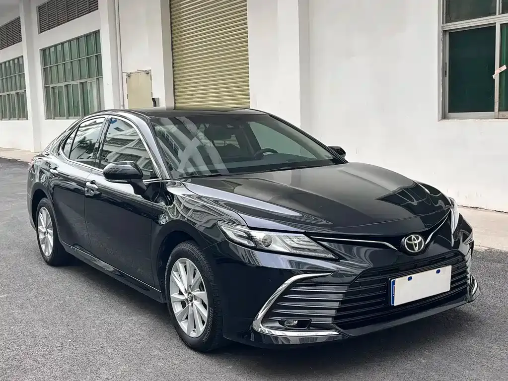 Toyota Camry — фото 9