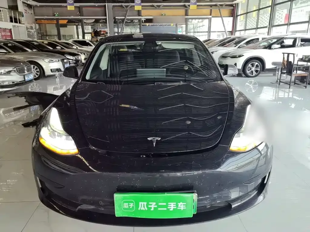 Tesla Model 3 — фото 2