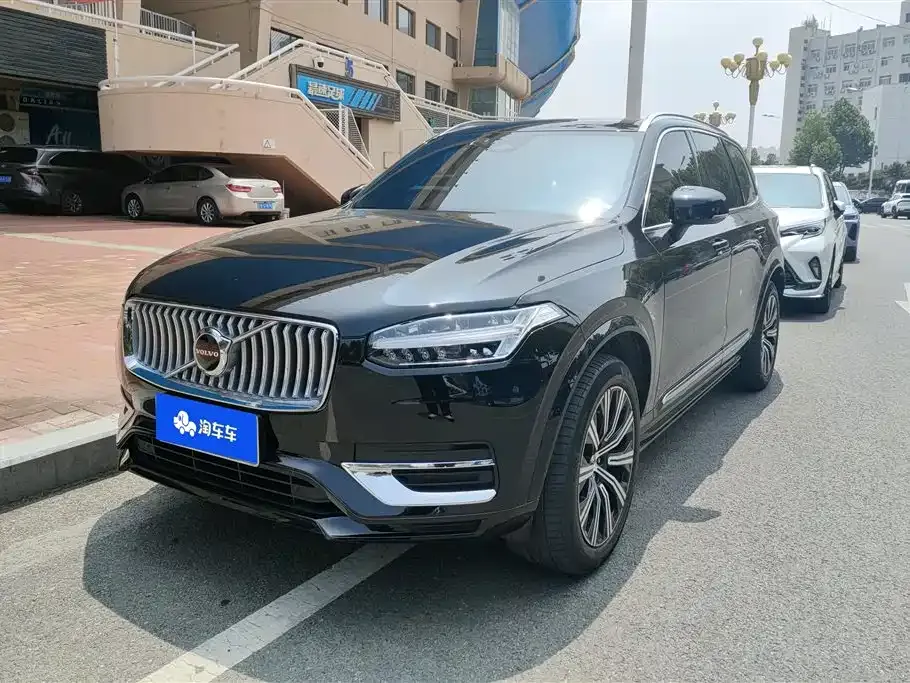 Volvo XC90 — фото 1