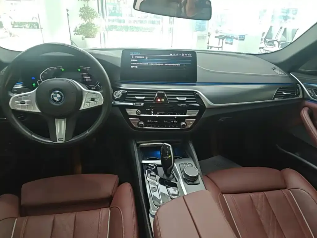 BMW 5 Series New Energy — фото 2