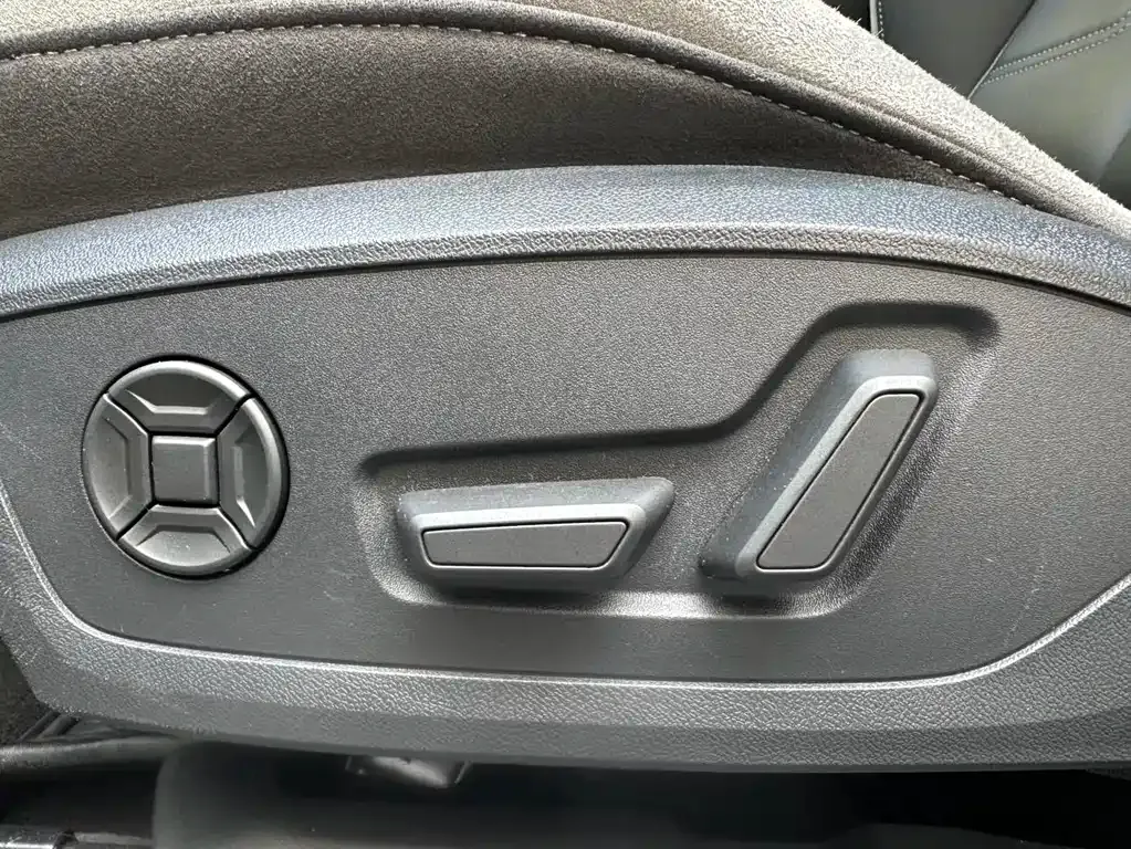 Audi Q3 — фото 7