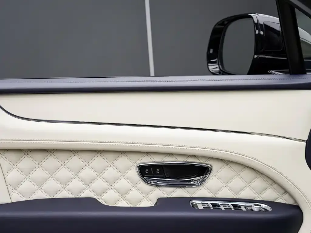 Bentley Bentayga — фото 6