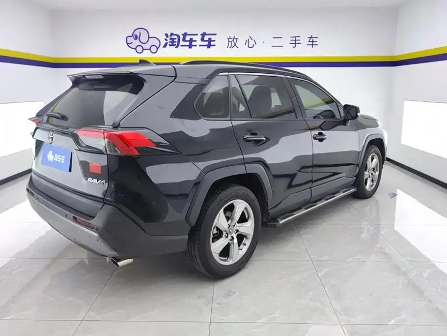 Toyota RAV4 — фото 9