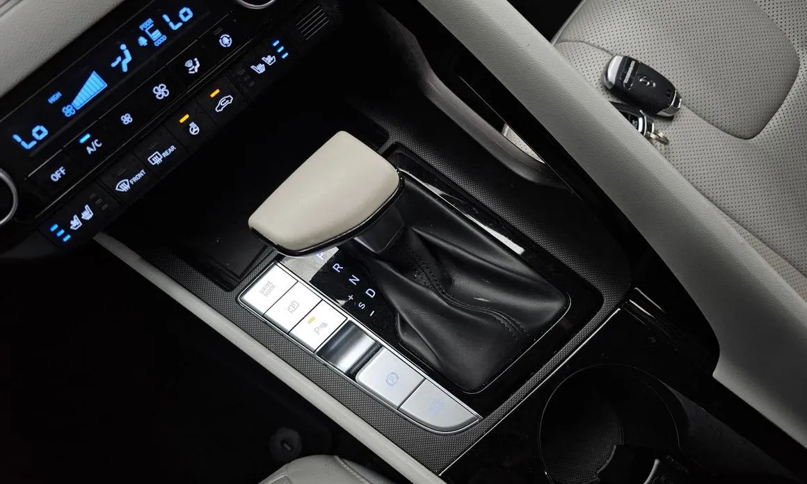 Hyundai AVANTE — фото 6