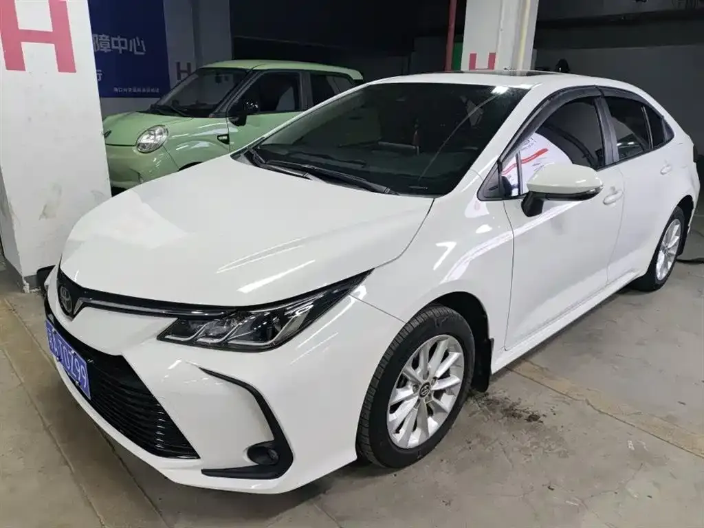 Toyota Corolla — фото 1