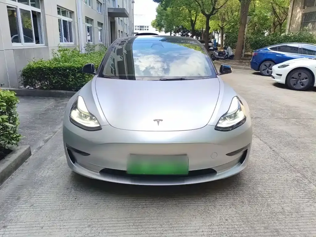 Tesla Model 3 — фото 5