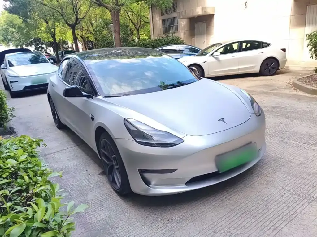 Tesla Model 3 — фото 10