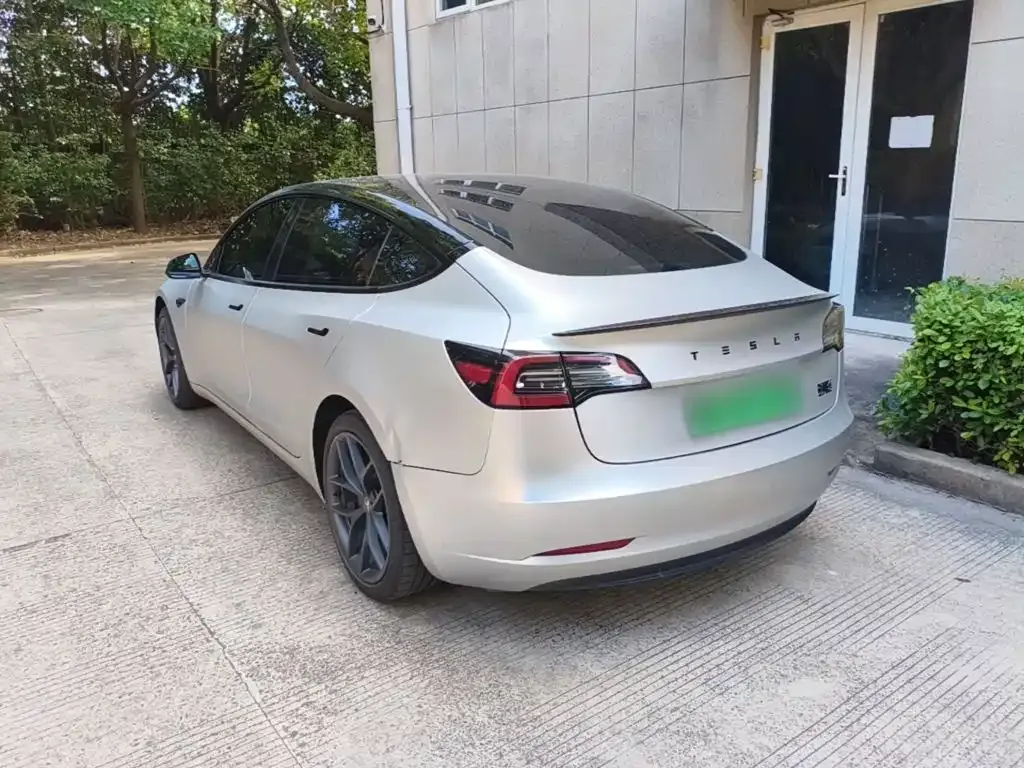 Tesla Model 3 — фото 6
