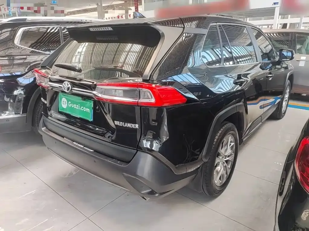 Toyota Wildlander — фото 10