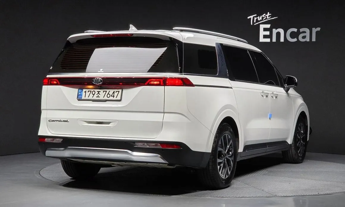 Kia Carnival — фото 5