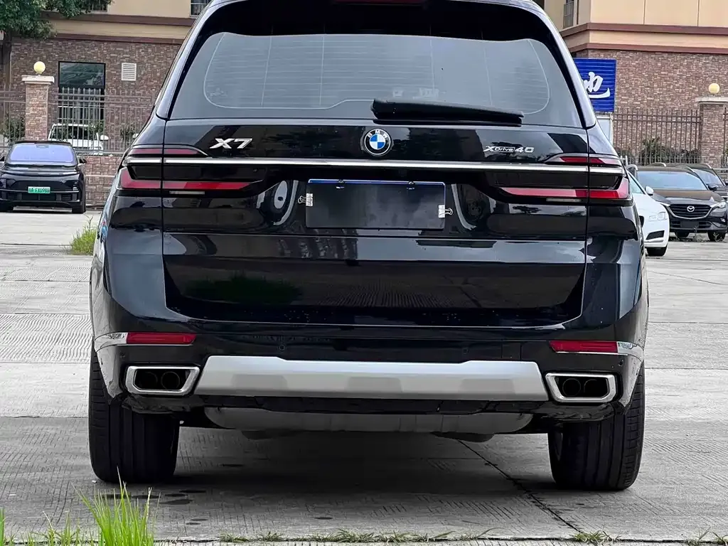 BMW X7 — фото 9