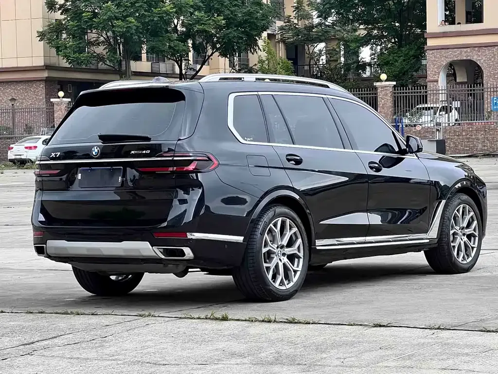 BMW X7 — фото 10